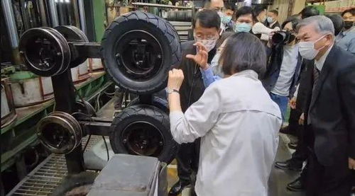 仿美野戰(zhàn)輪胎,成參觀亮點